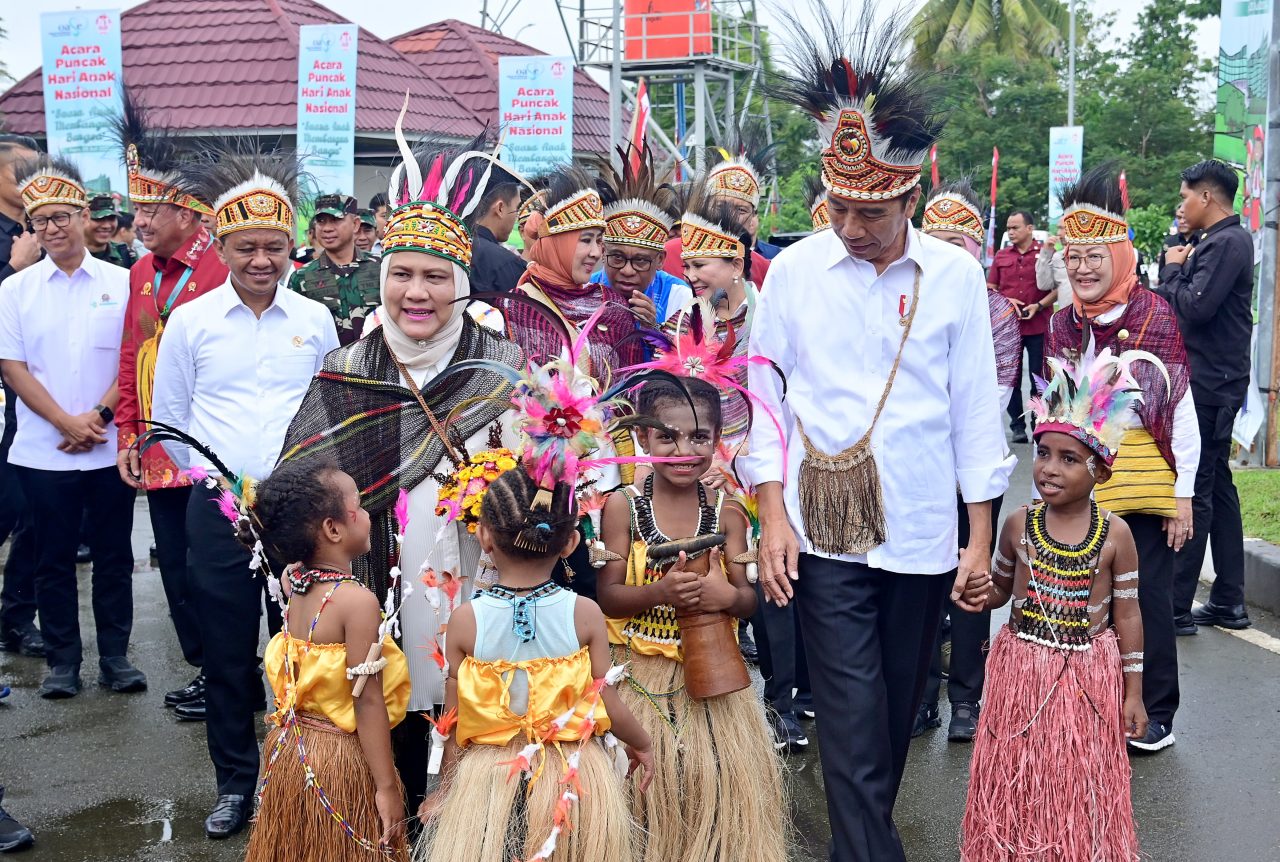 Presiden Jokowi dan Ibu Iriana Hadiri Puncak Peringatan Hari Anak Nasional Tahun 2024 di Papua